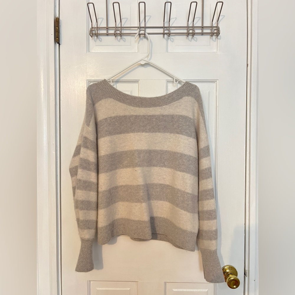 LIKE NEW CLUB MONACO CASHMERE SWEATER SIZE M